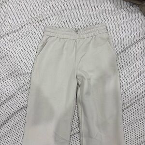 NWOT Lululemon Softstreme high-rise pants size 4 Bone
